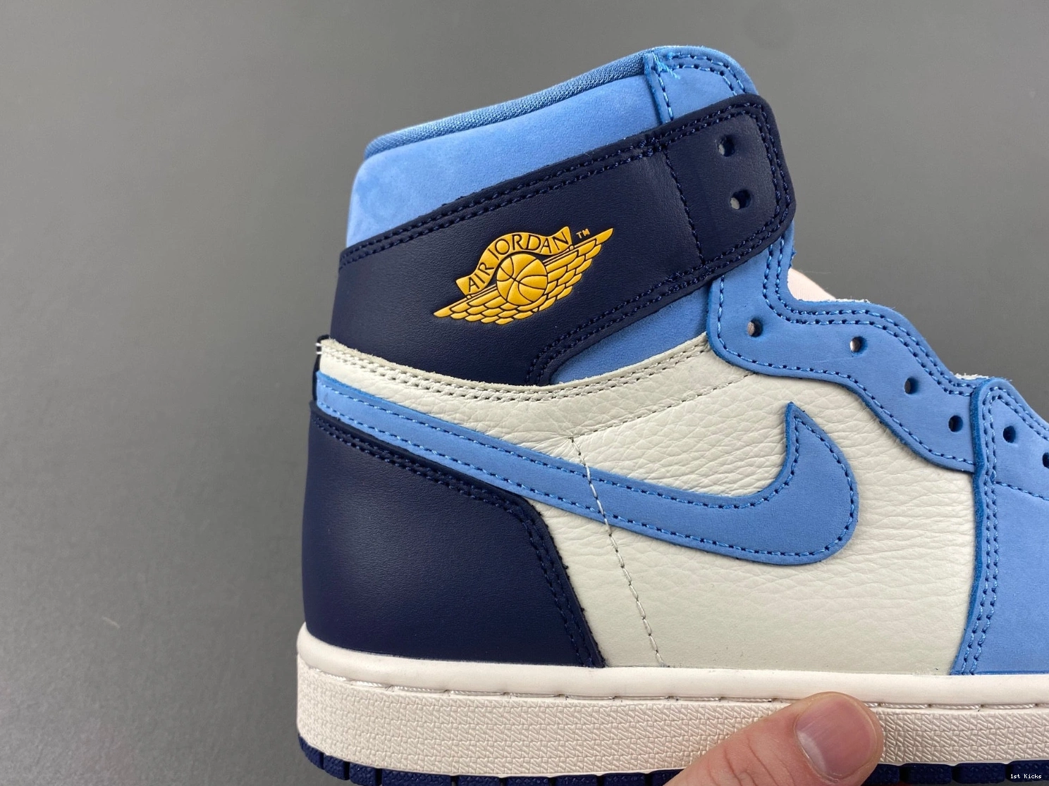 First Flight Air 1 in FD2596-400 Jordan High OG 1101